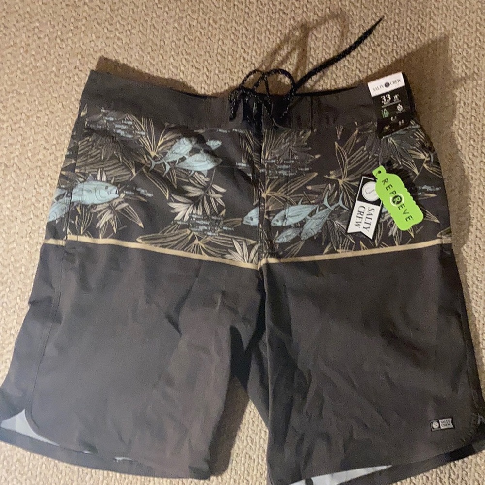 brand new with tags 33 waist men’s salty crew board shorts fish/flower design